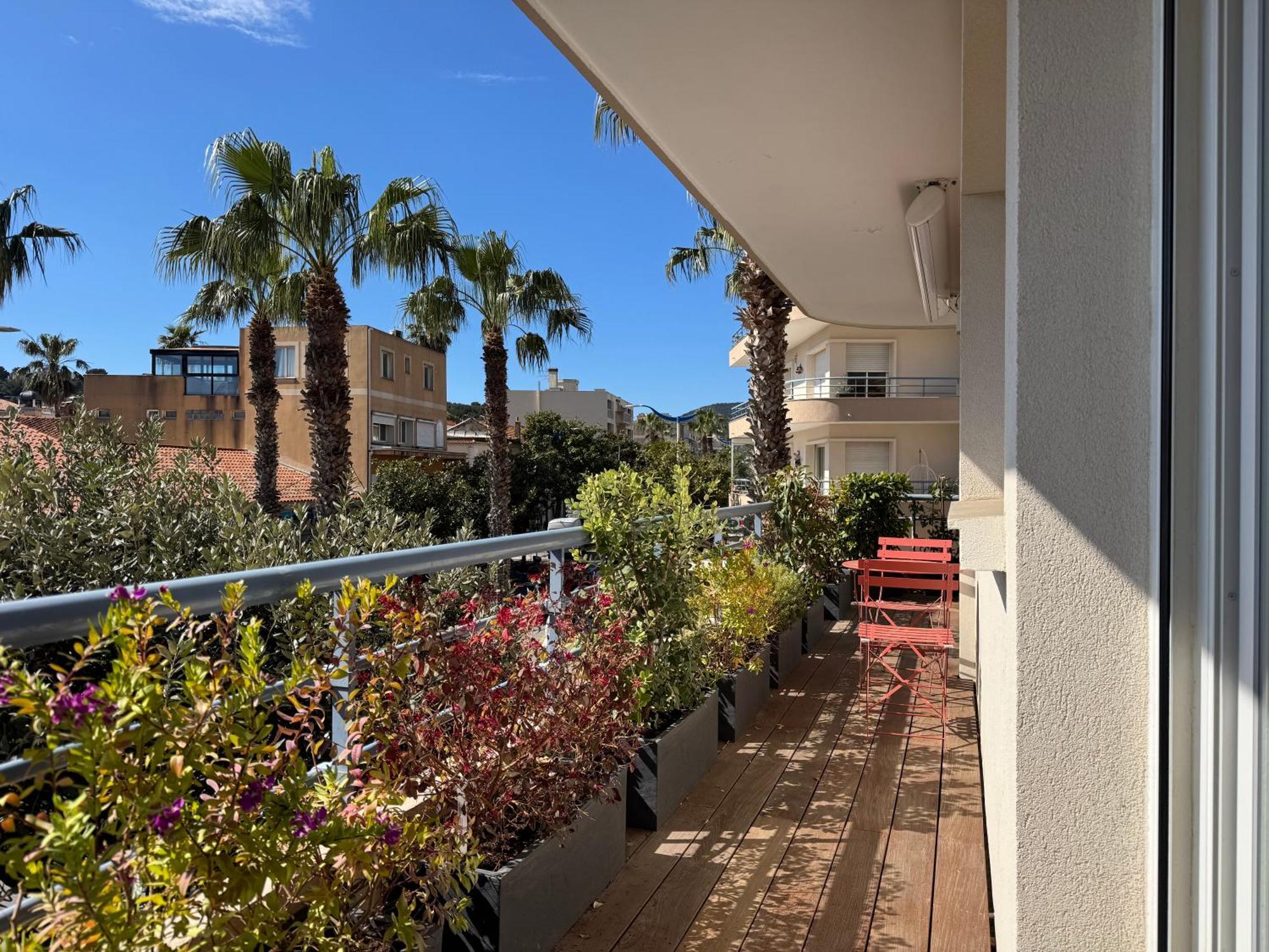 Appartement Luxueux Plein Centre De Cavalaire A 2Mn De La Plage Esterno foto